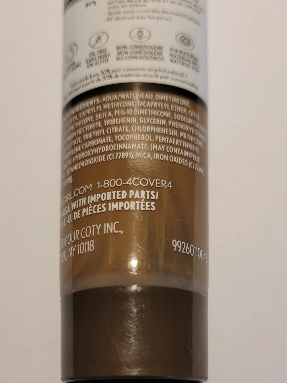 COVERGIRL Clean Invisible Foundation – Golden Caramel